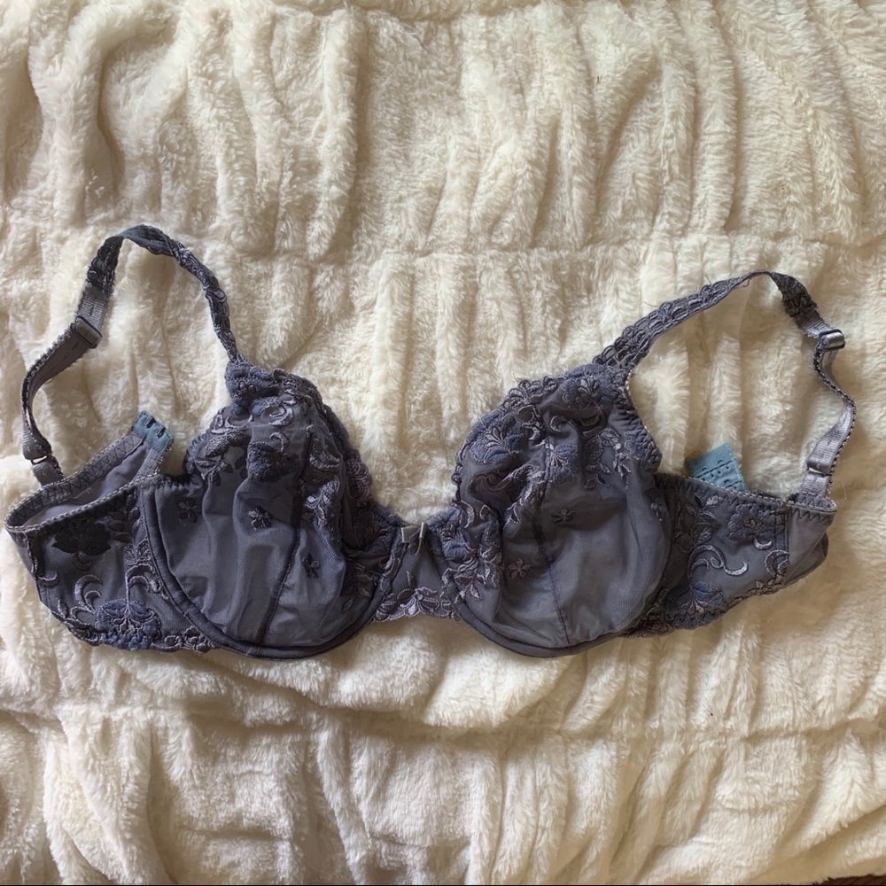 Felina Lace embroidered bra / size 38D